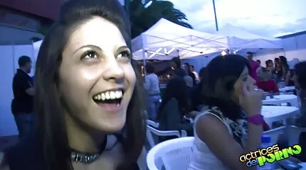 Mijn poesje stroomt en smelt van een heet omasexfilm neuken met een seksmachine