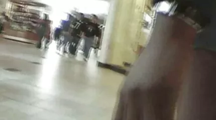 Ingelijst een strakke kont naar neuken in free pornofilm plaats van een harige spleet