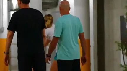 Het free pornofilm gepassioneerde meisje nam de wang bij de eerste ontmoeting