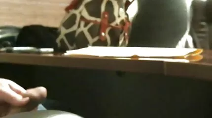 POS behandelt een grote lul gratis porno movies van twee vrouwen op het vliegtuig