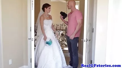 Poolside gratis legale porno MILF hooked zijn lul