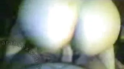 De man zette zijn vriend op de youtube gratis porno lul en neukte haar hard in Poesje