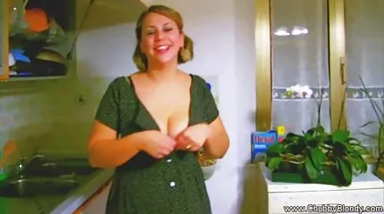 Verdorven Russische studenten hebben een rommelige gratis porno youtube groepsseks op invoeging