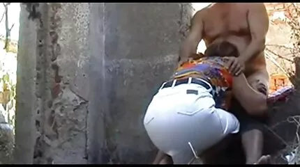 Hij frigs zijn gratis porno movies stiefmoeder samen met zijn biseksuele vriend