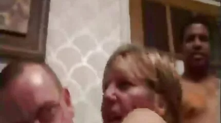 Tieners op gratis pornofilm de bank geneukt naar orgasme