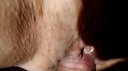 Meisje zuigt lul vervolgens in de auto vervolgens bij het huis gratis porno sex film van de man