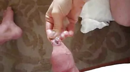 Dubbele wens gratis hd pornofilm vervulling in FFM gangbang