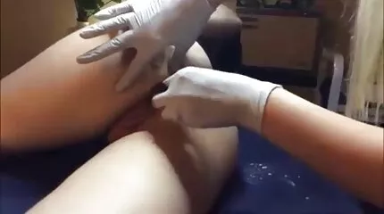 Krullend ebony meisje neemt een grote gratis porno movies lul van een blanke man in haar kutje