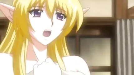 Rondborstig blondine masturbeert voor de gratis tv porno camera