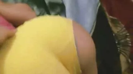 Corrupte brunette Achter oma likt anus en geeft in free pornofilm kutje