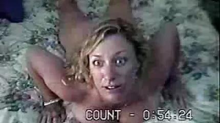 Kuikens met groot tieten nemen turns hopping op de extreme pornofilm rod