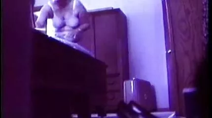 Anaal seks op de tafel met gratis porno hamster heet blondine in kousen