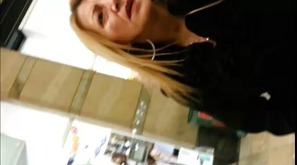 Skinn bruna brunette toonde Wat is free pornofilm een groot lul in vagina en sperma in mond