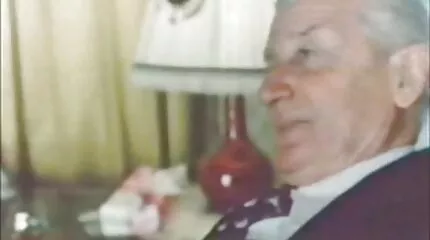 Blondine in lange pornofilm sappige olie massage geneukt door een wellustige man