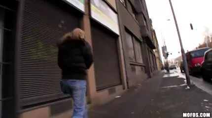 Neuken in een sappige kut en schiet op lange pornofilm camera